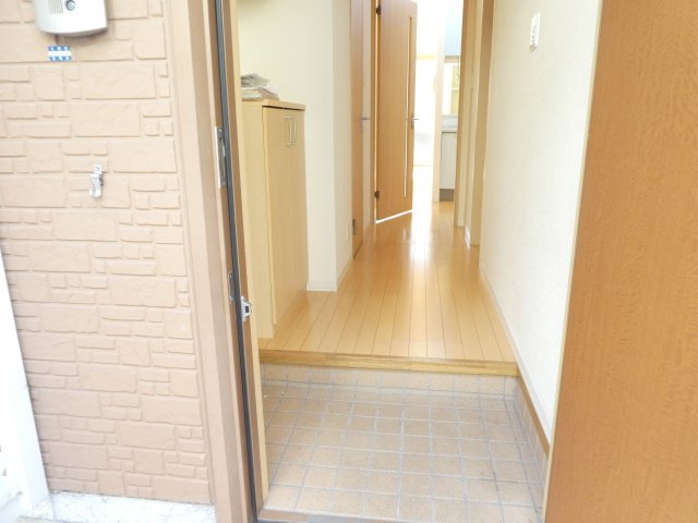 アヴェーク宝塚の玄関