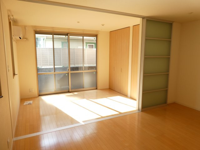 アヴェーク宝塚の寝室