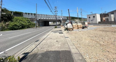 【前面道路含む現地写真】 | Cradlegarden名古屋市守山区下志段味第9全5棟＜新築一戸建て仲介手数料無料＞ | 前面道路含む現地写真です
