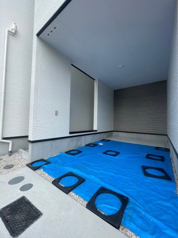 MIRASUMO南区寺崎町004③全3棟＜新築一戸建て仲介手数料無料＞の駐車場|仲介手数料キャンペーン実施中です♪詳細は弊社ホームページもしくはスタッフまでお気軽にお問合せ下さいませ♪ お役に立てる自信があります♪