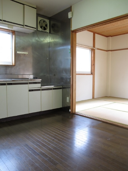 コーポKAIの居間・リビング|こちらの居間で趣味の時間をお楽しみください