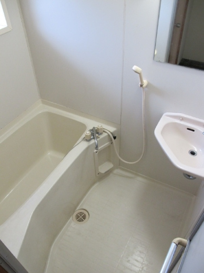 コーポKAIの浴室|日々の暮らしに欠かせないお風呂です