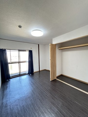 【洋室】 | 辰己マンション