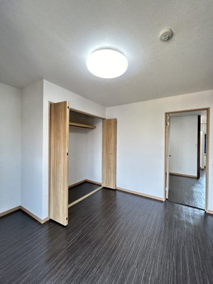 【洋室】 | 辰己マンション