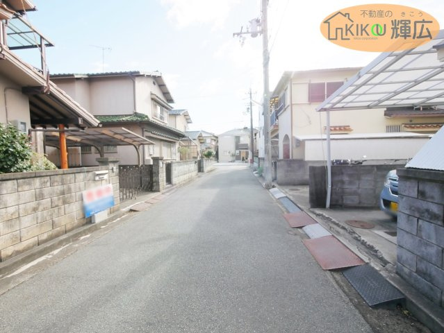 明石市二見町東二見　中古戸建の前面道路含む現地写真