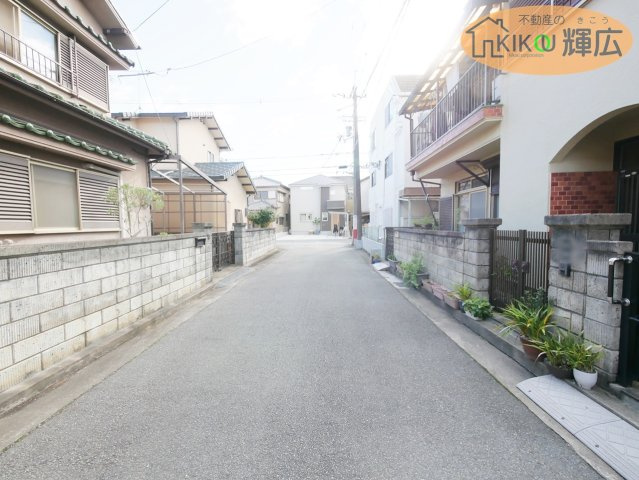 明石市二見町東二見　中古戸建の前面道路含む現地写真