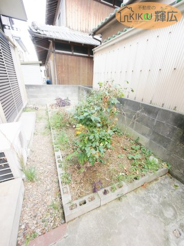 明石市二見町東二見　中古戸建の庭