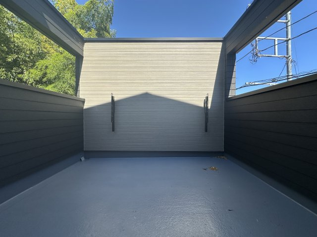 鎌倉市鎌倉山3丁目 デザイナーズハウスのバルコニー