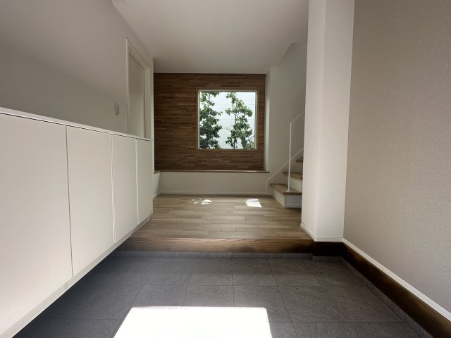 鎌倉市鎌倉山3丁目 デザイナーズハウスの玄関|1号棟