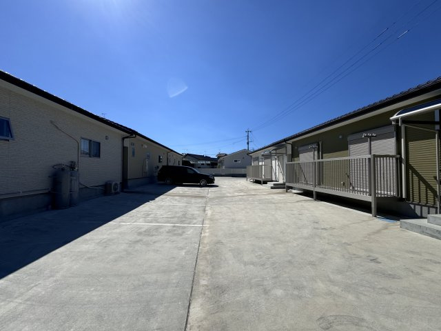 腹赤ハイツⅡの駐車場