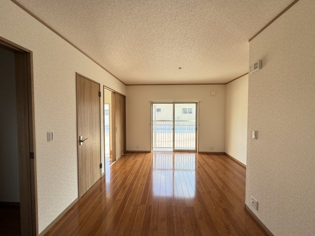 腹赤ハイツⅡの居間・リビング