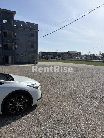 菅原ビルの駐車場