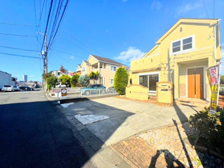 【前面道路含む現地写真】 | ◆その邸が魅せる、気品・上質・重厚感・極細やかさ、そのすべては訪れた者に安らぎと品性を与える特別な空間です。ここに住むからこそ意味がある。すべての（始まり）をここから迎えます。