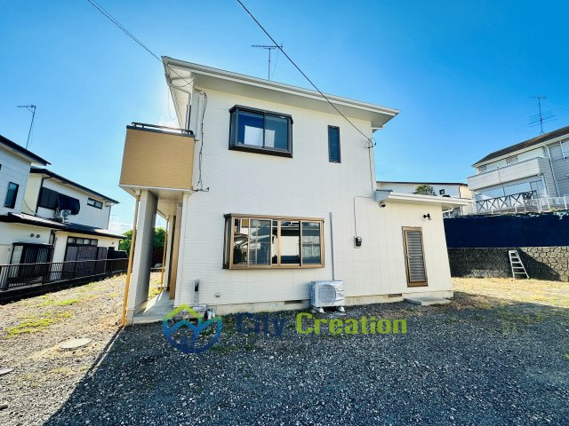 伊勢原市東大竹　敷地広々大型リフォーム住宅の外観