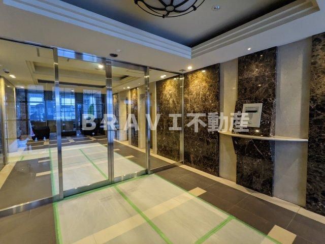 プレサンス大阪城公園パークプレイスのエントランス|【プレサンス大阪城公園パークプレイス】豪華なエントランス