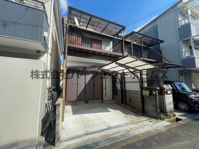 倉治3丁目戸建　賃貸の駐車場|駐車場があるので、車を買う予定の方も安心です
