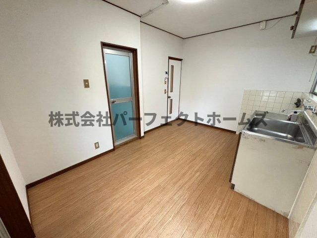 倉治3丁目戸建　賃貸の居間・リビング|ゆったりとした居間です