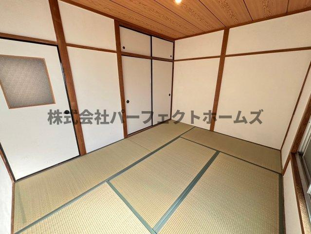 倉治3丁目戸建　賃貸の和室|明るい和室です