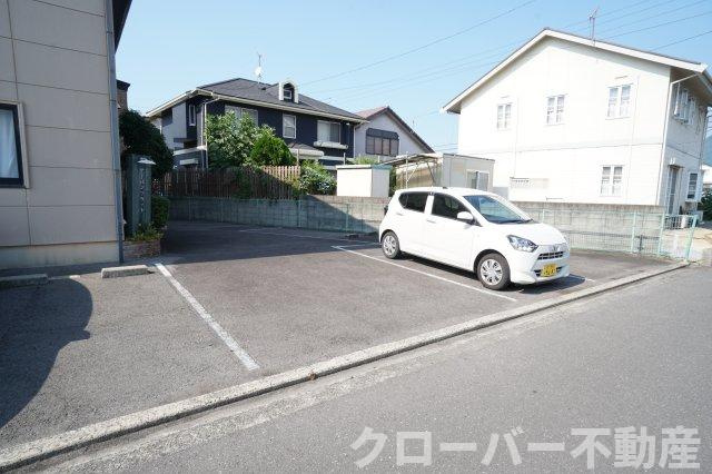 アーバンフラットの駐車場