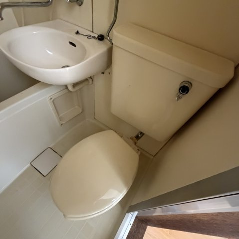 グランドール中央のトイレ|シンプルで使いやすいトイレです