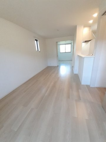 ラ・フェリーチェⅢのその他|明るい室内です★