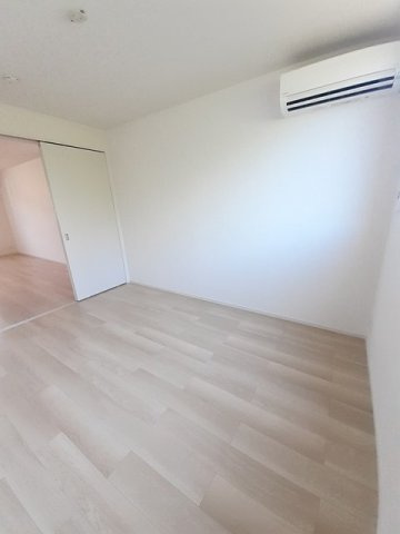 ラ・フェリーチェⅢの寝室|クローゼット付の寝室です☆