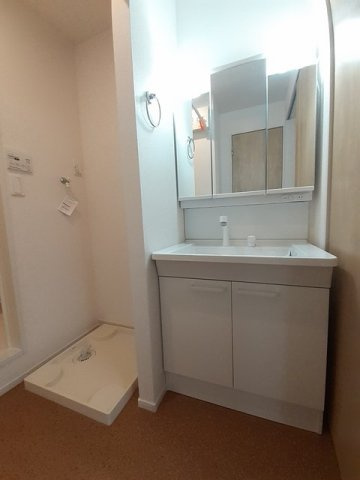 ラ・フェリーチェⅢの洗面所|広い洗面スペースです★