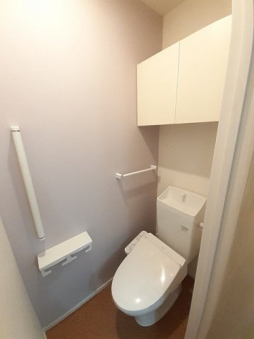 ラ・フェリーチェⅢのトイレ|嬉しい温水洗浄便座付き♪