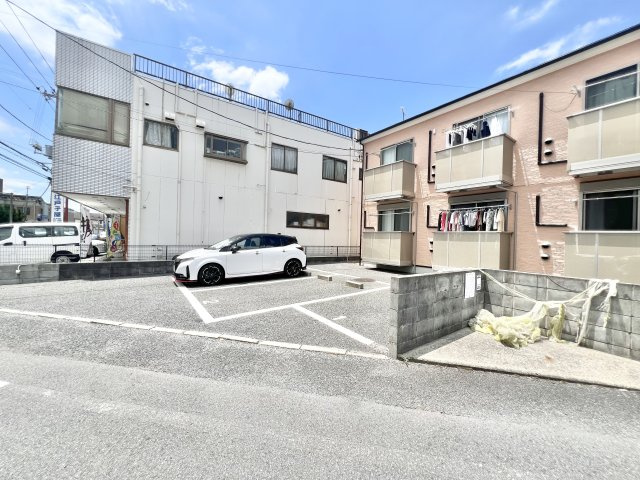 アムールK.Yuの駐車場