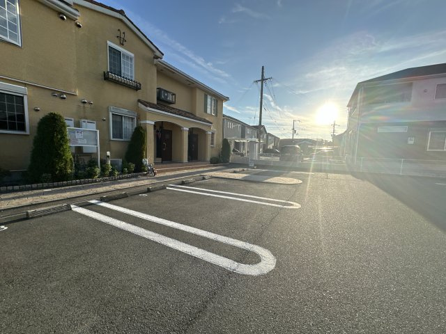 メゾンプラージュⅡの駐車場