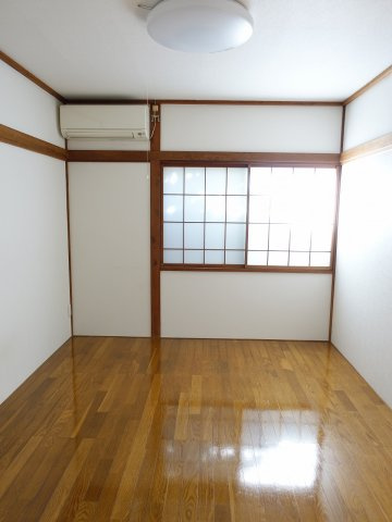 アイビス米山の洋室