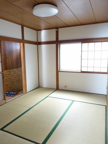 新潟市中央区米山のアパートの和室