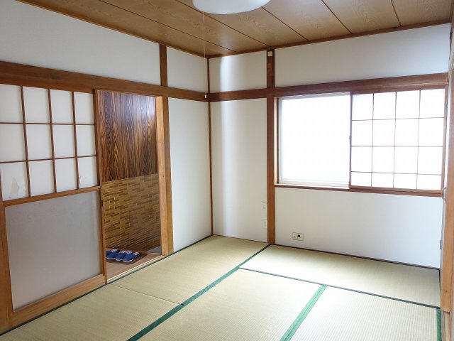 新潟市中央区米山のアパートの和室