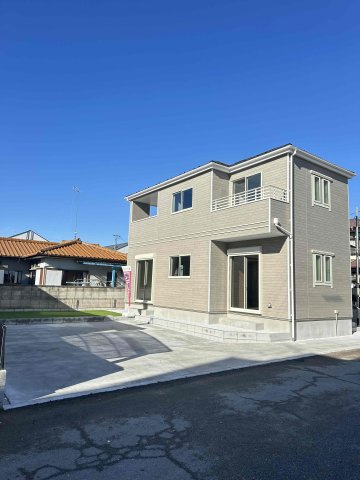 玉村町下新田3期（全1棟）1号棟の前面道路含む現地写真
