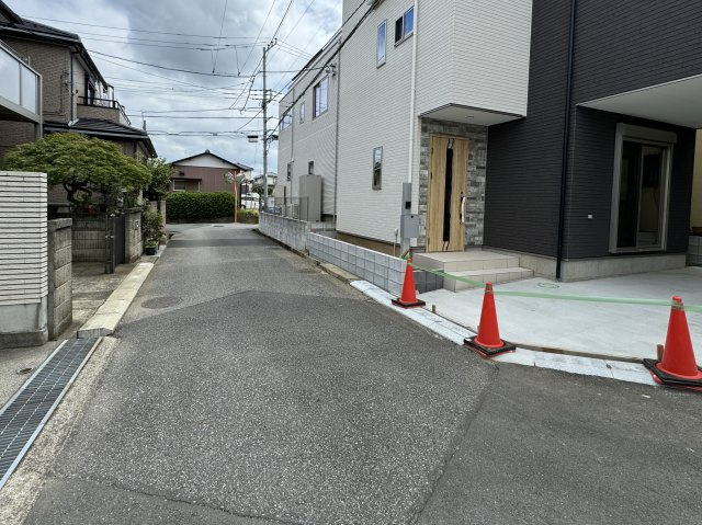 柏市篠籠田新築戸建の前面道路含む現地写真|北側前面道路