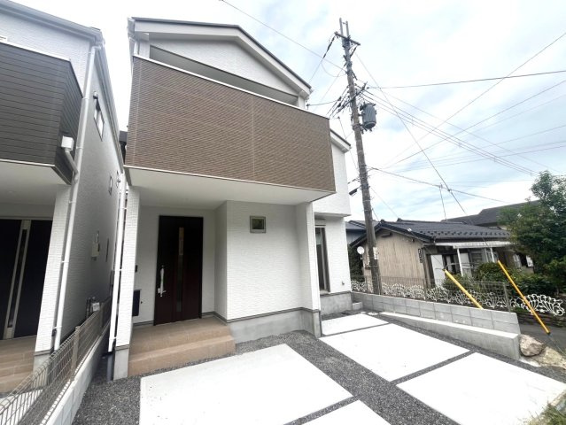 ◆角地◆南向きバルコニーにつき陽当り良好◆駐車２台可能◆大津市滋賀里一丁目１期の外観