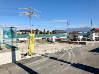 【前面道路含む現地写真】