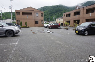 【駐車場】