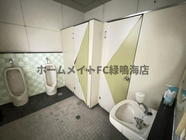 滝の水店舗　1棟3階建てビルのトイレ