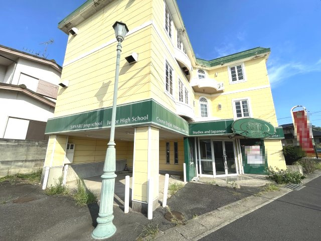 滝の水店舗　1棟3階建てビル