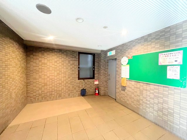 地下鉄五条駅・阪急大宮駅徒歩１１分■２０２４年７月リフォーム完了■ペット飼育可■ヴィルヌーブ堀川松原のエントランス|エントランス