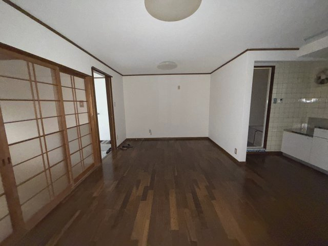 中浜UY借家の洋室