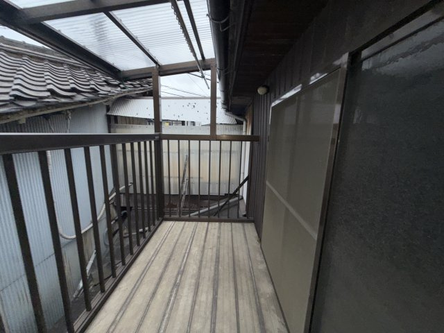 中浜UY借家のバルコニー