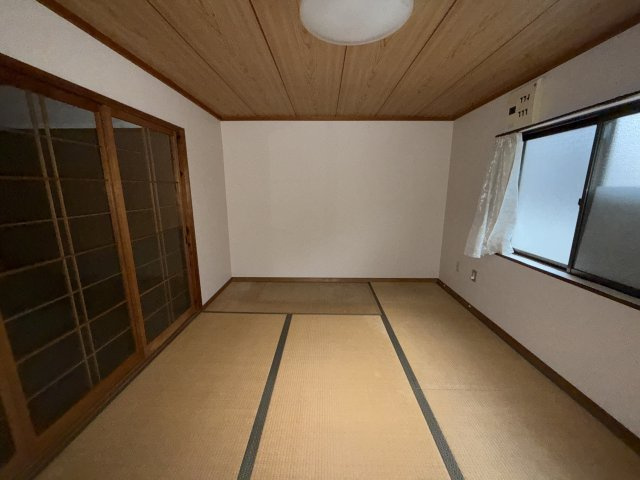 中浜UY借家の寝室