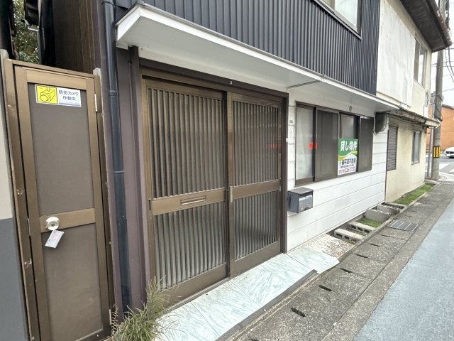 中浜UY借家の駐車場