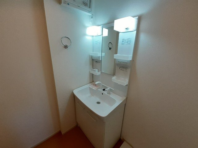 宗像市赤間４丁目のアパートの独立洗面台