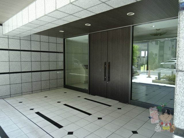 アルファレガロ岡山駅前のエントランス