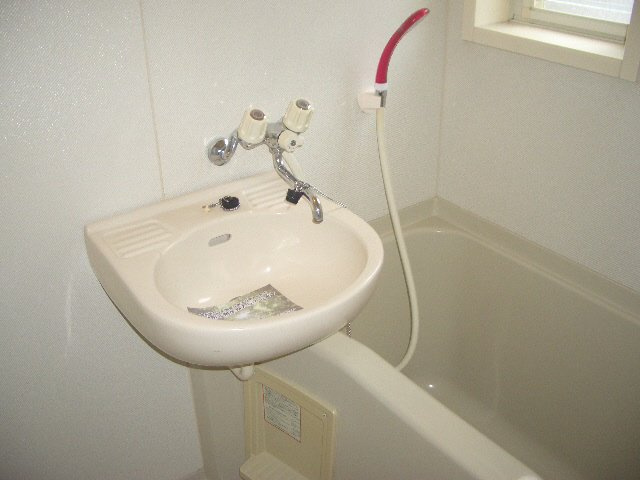 ＥＳＴＡＴＥ紫苑Ｎｏ．２の浴室|２点のユニットバスです