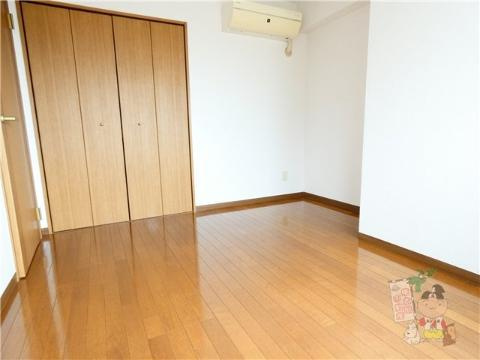 クレール新屋敷の居間・リビング|洋室