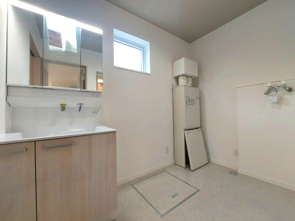 真栄3条2丁目[B]のランドリースペース|洗濯機置き場！